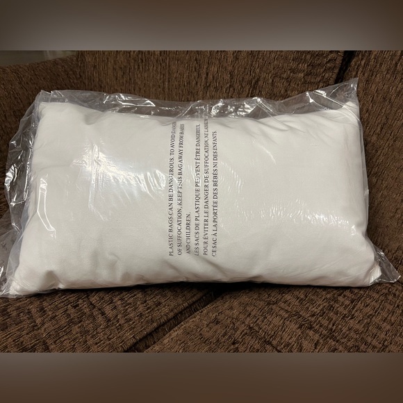 NWT Cute Christmas 4 dog decorative pillow, brand new in sealed bag. - Picture 2 of 3